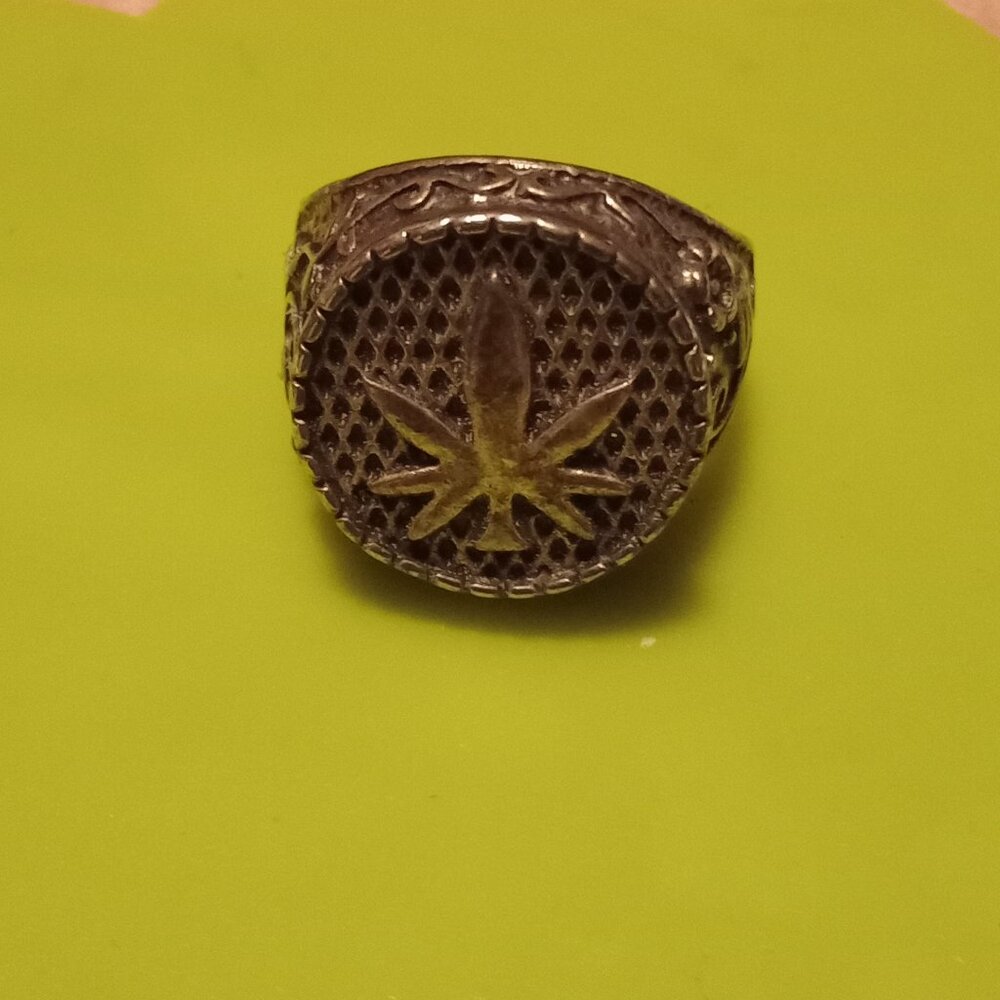Cannabis Leaf Ring